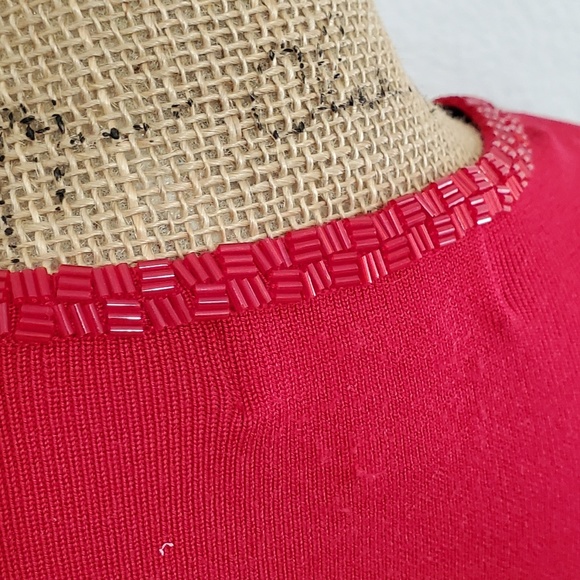 Petite Sophisticate•Rich red top/sweater•beads - Picture 5 of 8